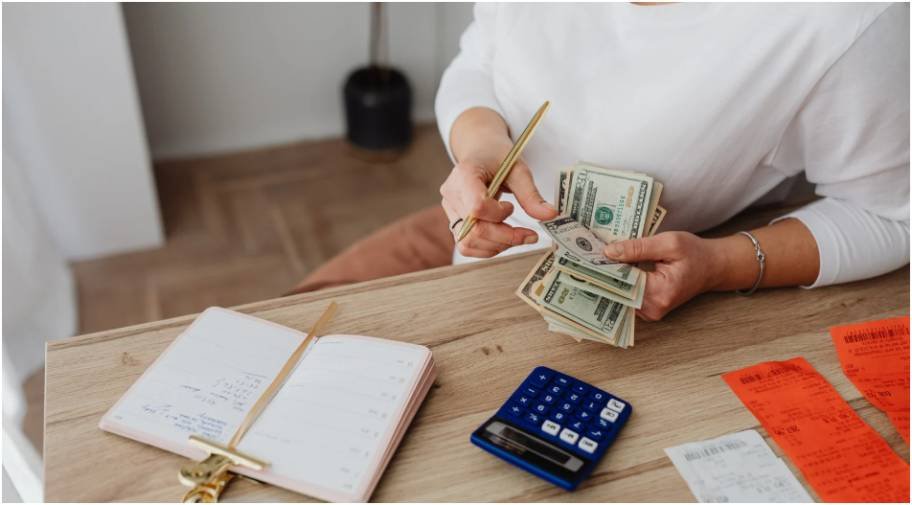 how to reduce monthly expenses quickly