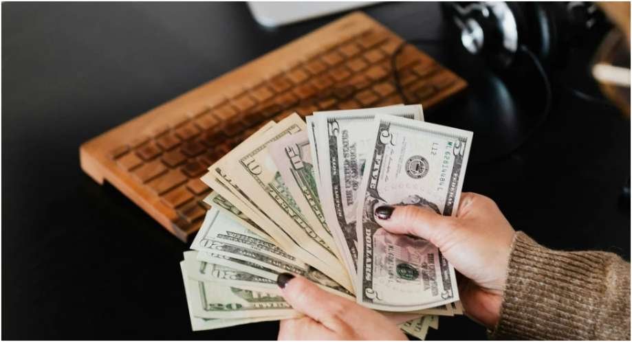 How to Save Money on Clothes Online Without Regret