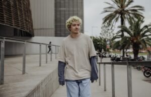 Styling Oversized T Shirts Creatively For Effortless Style